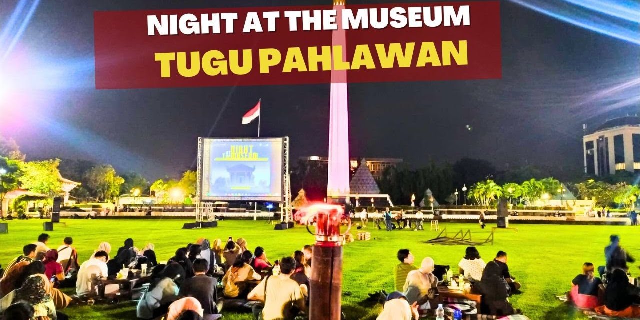 Suasana Magis Night At The Museum Di Tugu Pahlawan Surabaya