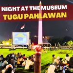 Suasana Magis Night At The Museum Di Tugu Pahlawan Surabaya