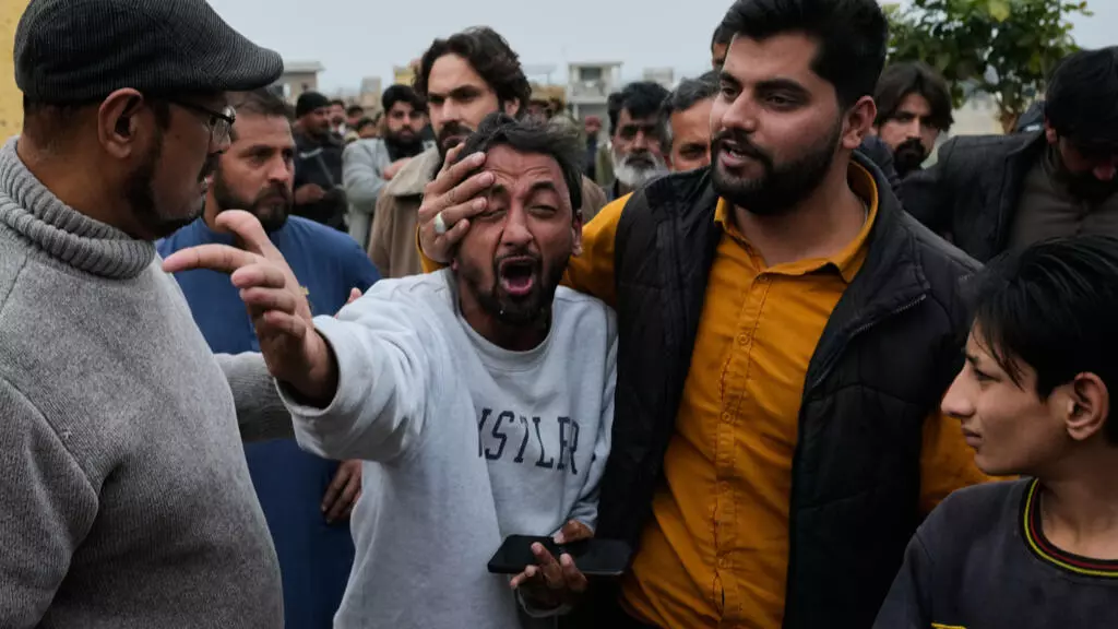 Tangis Keluarga Korban