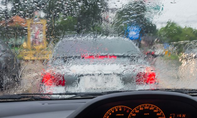 Musim Hujan Tiba, Cek Komponen Mobil Agar Tetap Aman Di Jalan