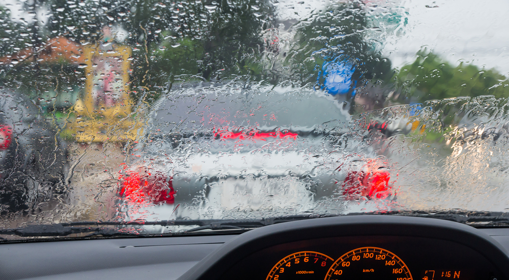 Musim Hujan Tiba, Cek Komponen Mobil Agar Tetap Aman Di Jalan