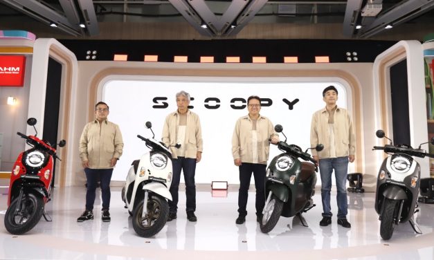 Honda Scoopy: Skutik Retro Semakin Stylish Dan Fungsional