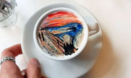 Seni Melukis Pada Secangkir Minuman Kekinia Semakin Populer