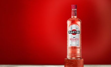 Alkohol Elegan Martini Dengan Keanggunan Dalam Setiap Tegukan