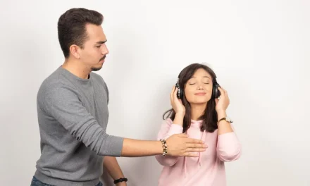Pernah Merasakan Cinta Bertepuk Sebelah Tangan? Ini Faktanya