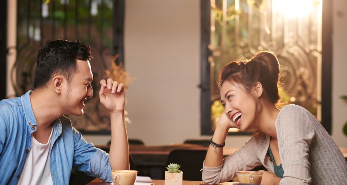 Ciri Wanita Yang Terlanjur Jatuh Cinta Dengan Pasangannya